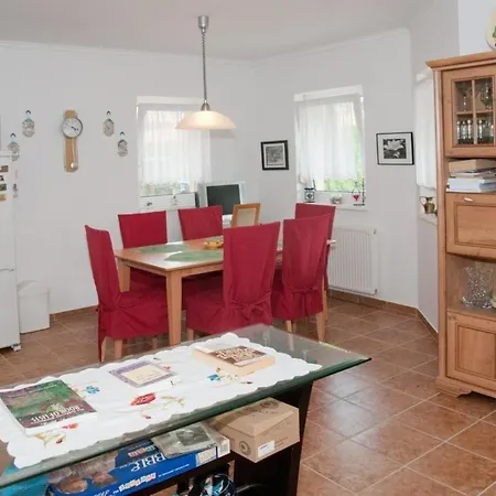 Hochwertiges In Mit Grill, Terrasse Und Pool Holiday home Balatonbereny