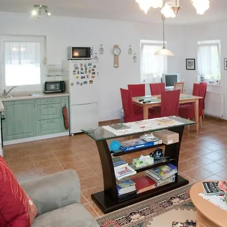 Hochwertiges In Mit Grill, Terrasse Und Pool * Balatonbereny